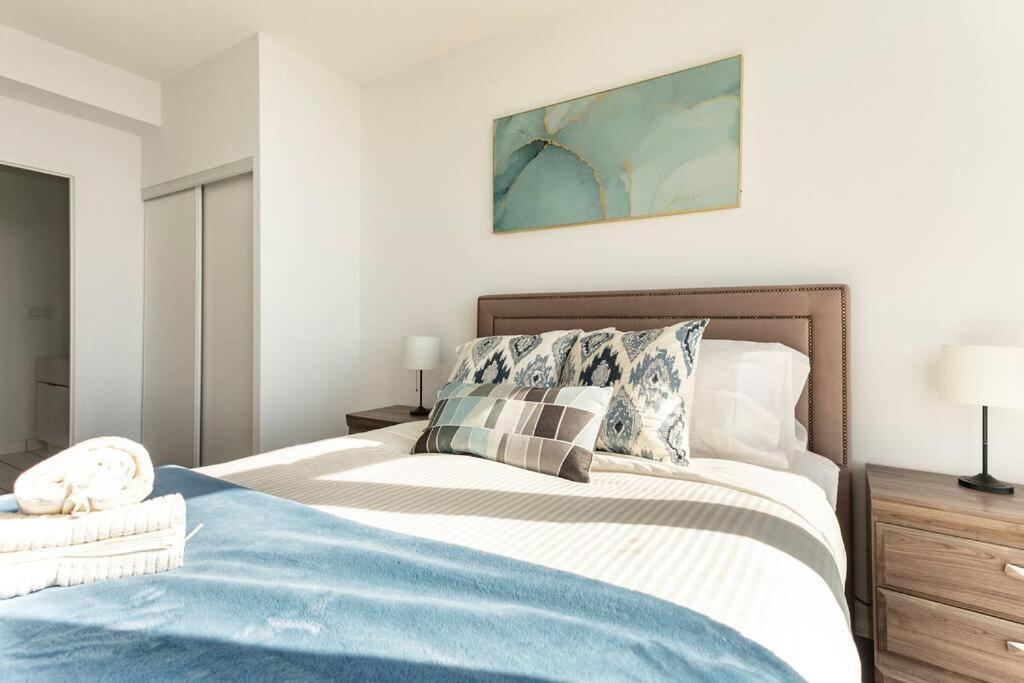 Luxury Downtown Lakeview & City View Condo Toronto Bagian luar foto