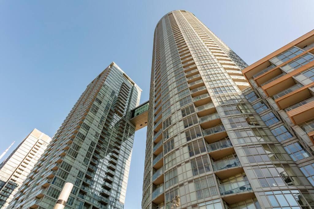 Luxury Downtown Lakeview & City View Condo Toronto Bagian luar foto