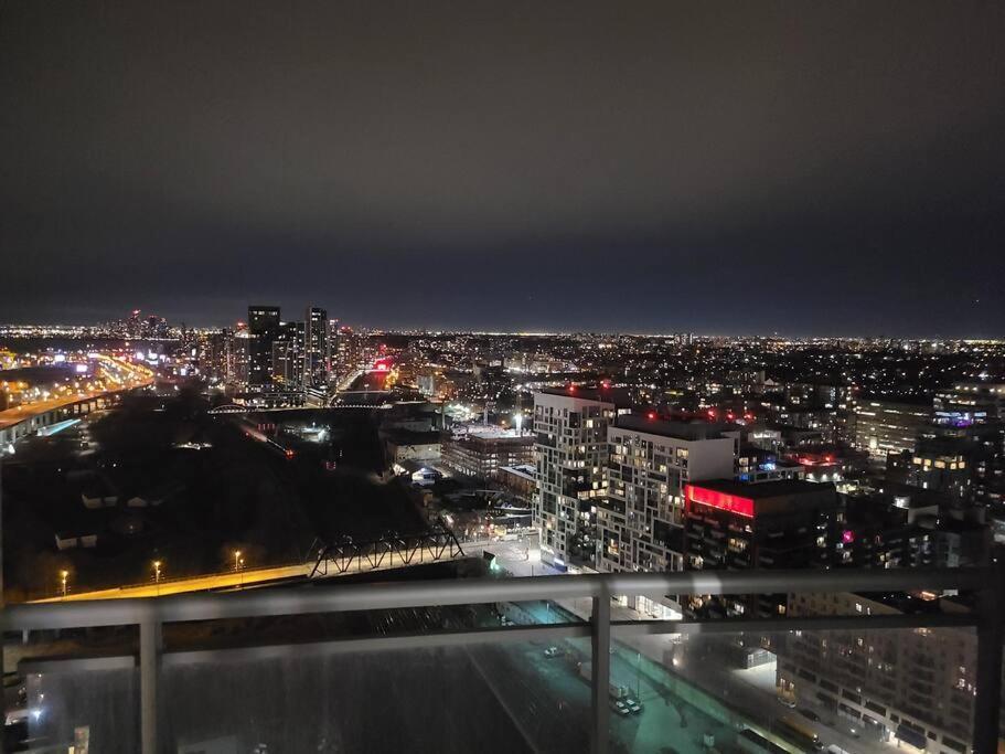 Luxury Downtown Lakeview & City View Condo Toronto Bagian luar foto