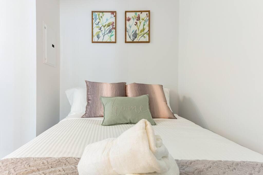 Luxury Downtown Lakeview & City View Condo Toronto Bagian luar foto